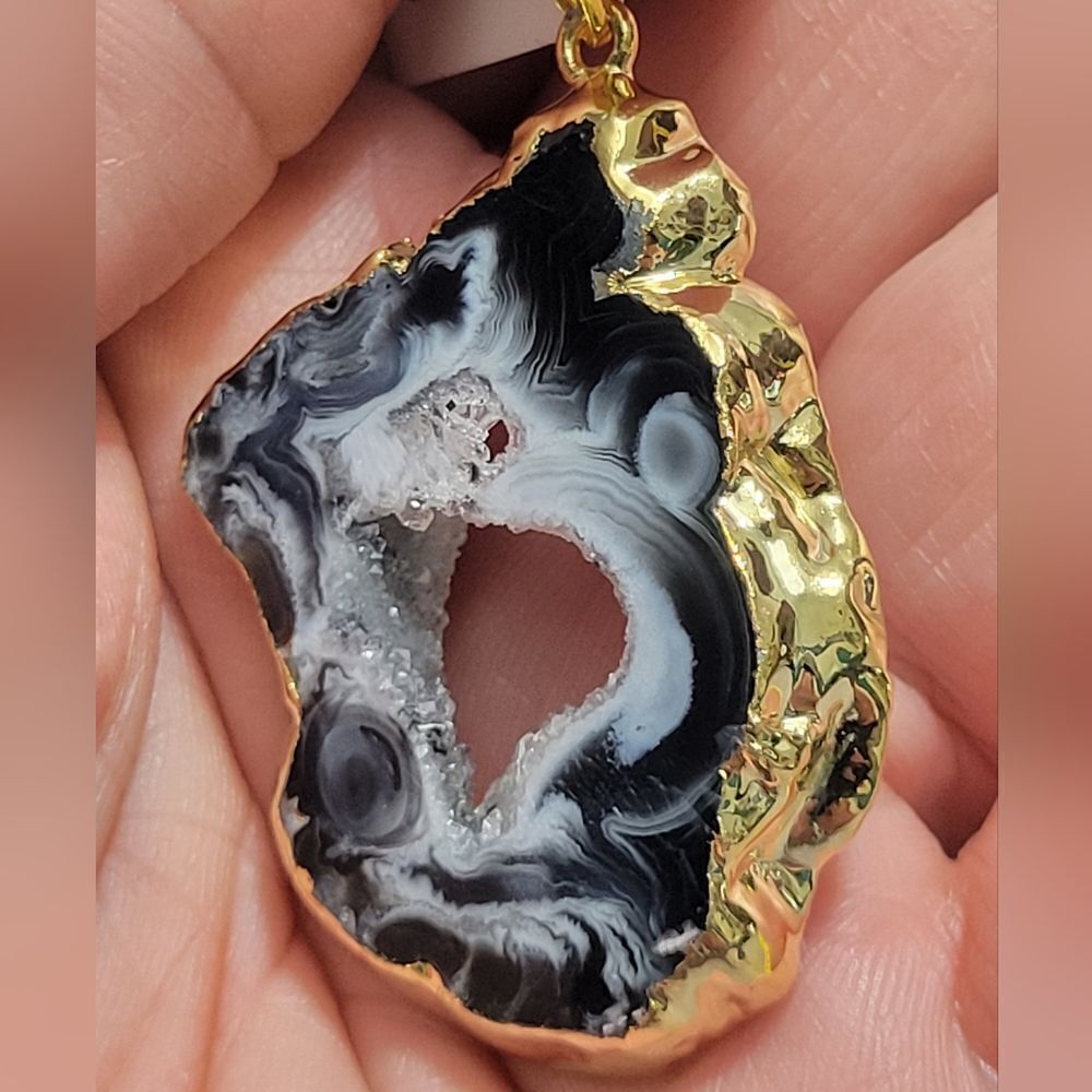 Geode Amethyst Pendant - Picture 10 of 16